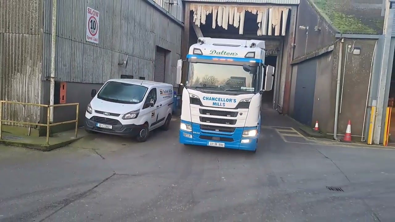 Feeds collection in Southern Milling Cork #ireland #Corkcity #lorryvideos 
