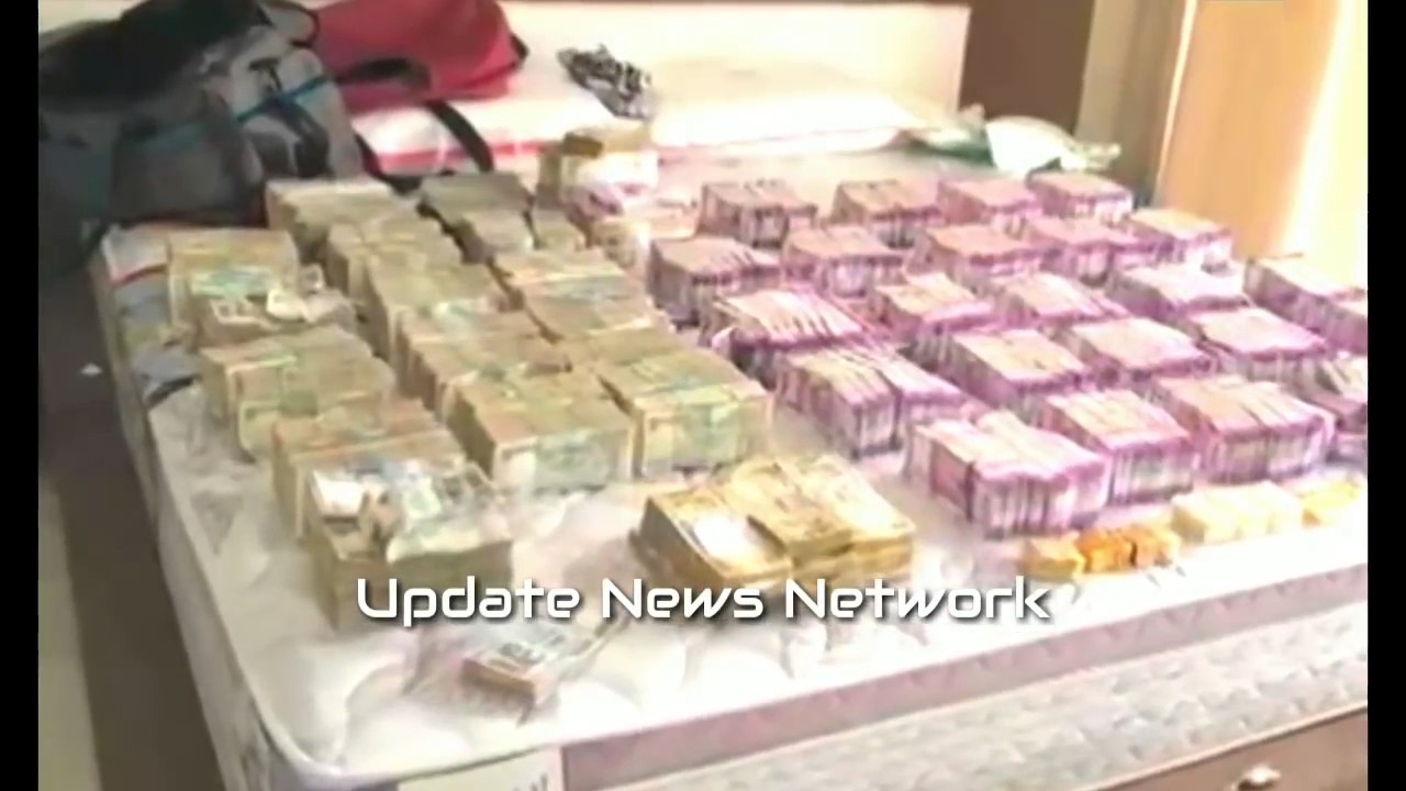 Income Tax Department In Bangalore Rs 4 7 Crore Seized In New 2000 Rs Notes
