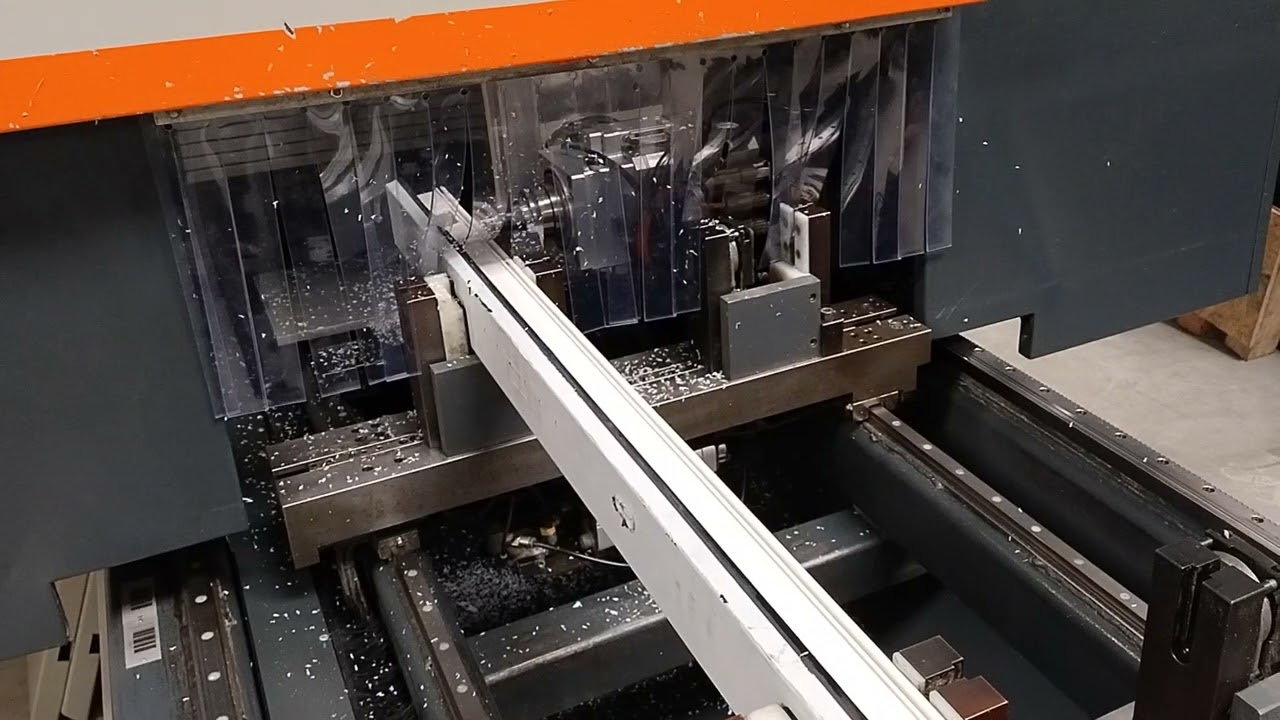 Bearbeitungszentrum Elumatec SBZ 140