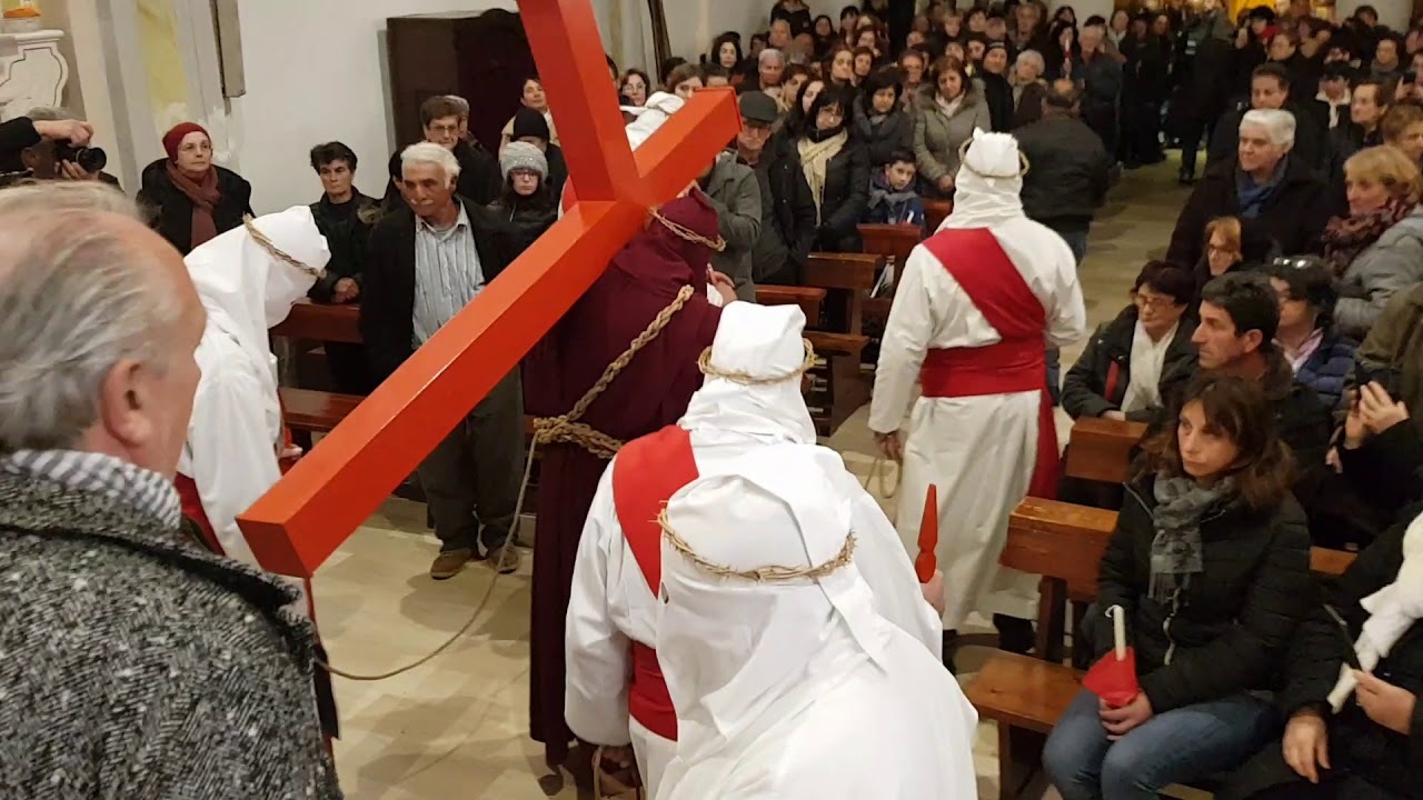 Verbicaro Partenza processione dei misteri.