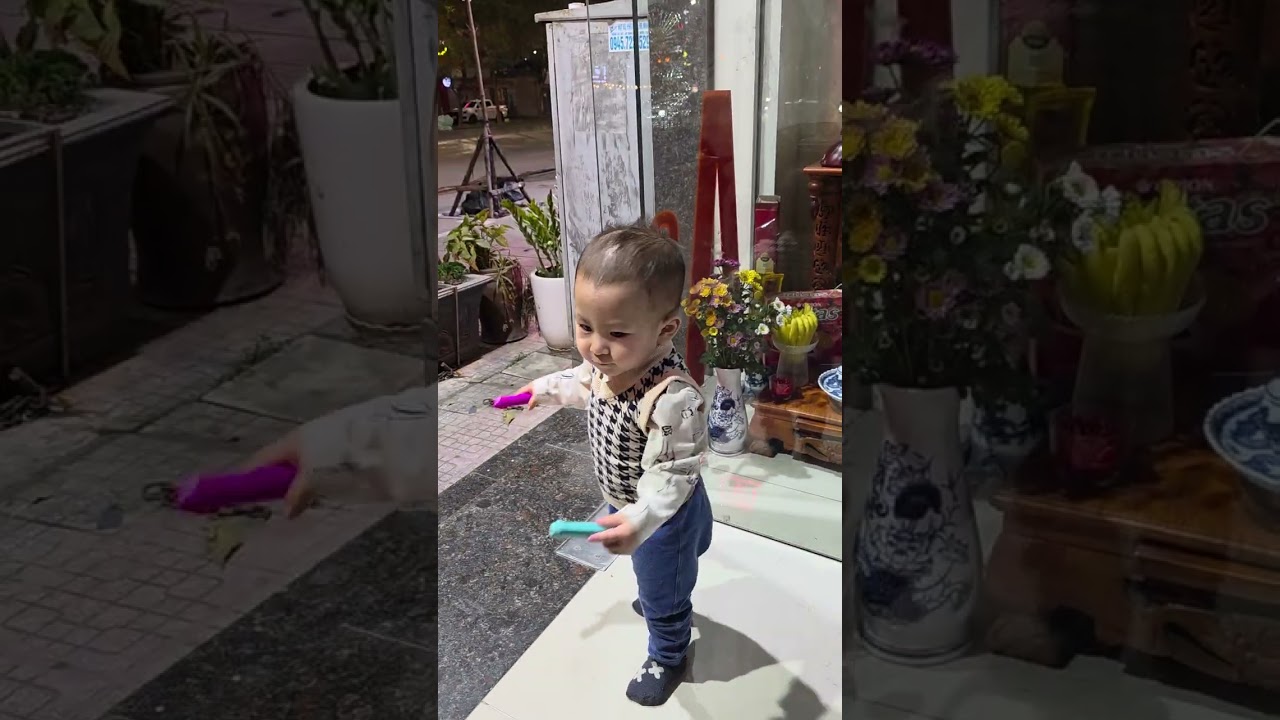 Em chập chững đáng yêu vô cùng