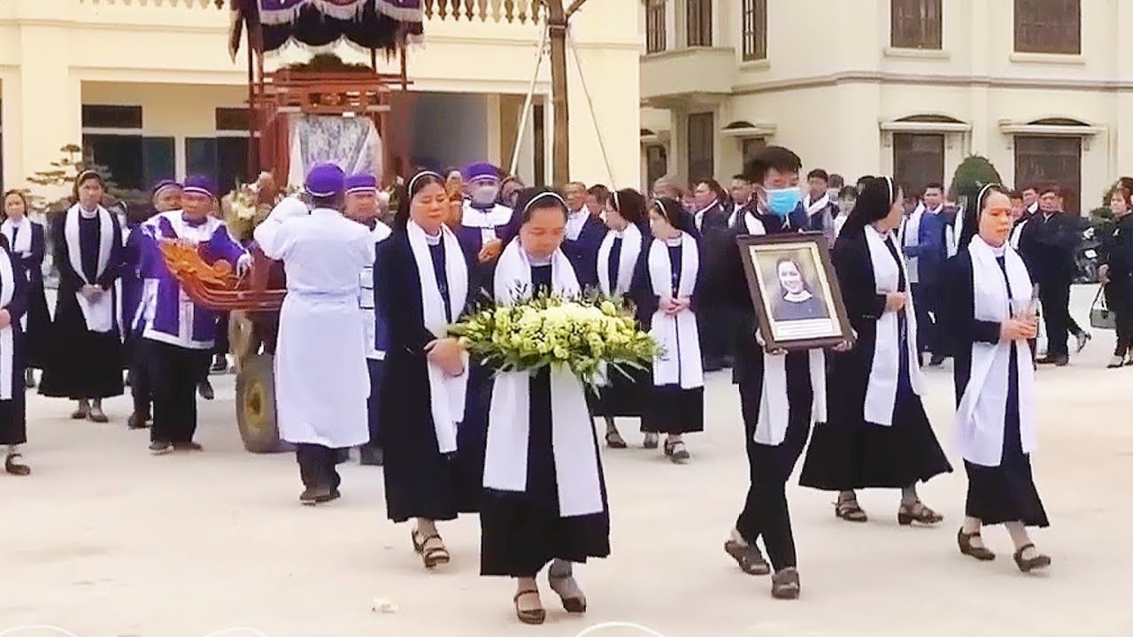 Tiễn Nữ Tu Gaêtano Dòng Mân Côi Giáo Phận Bùi Chu Về Đất Mẹ Hội Dòng Hình Ảnh Xúc Động Ngày Đưa Chân
