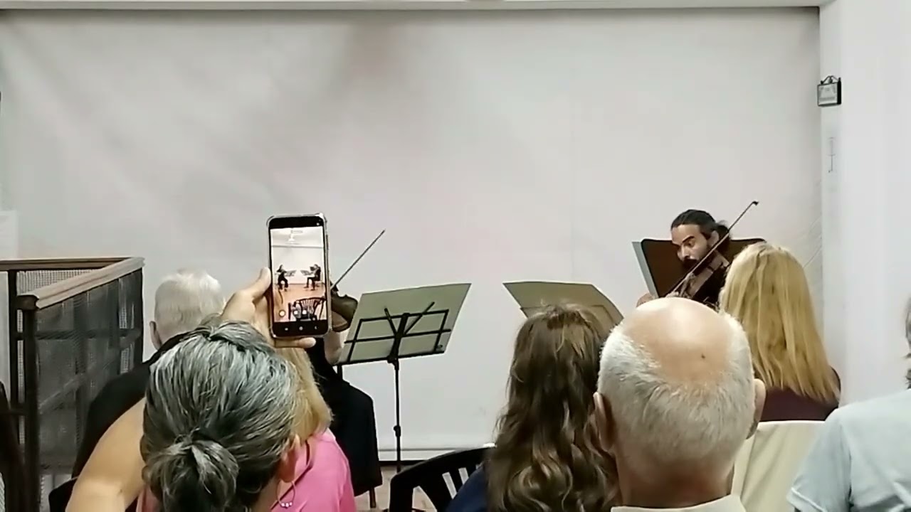 “Concierto del Dúo de violines LG”