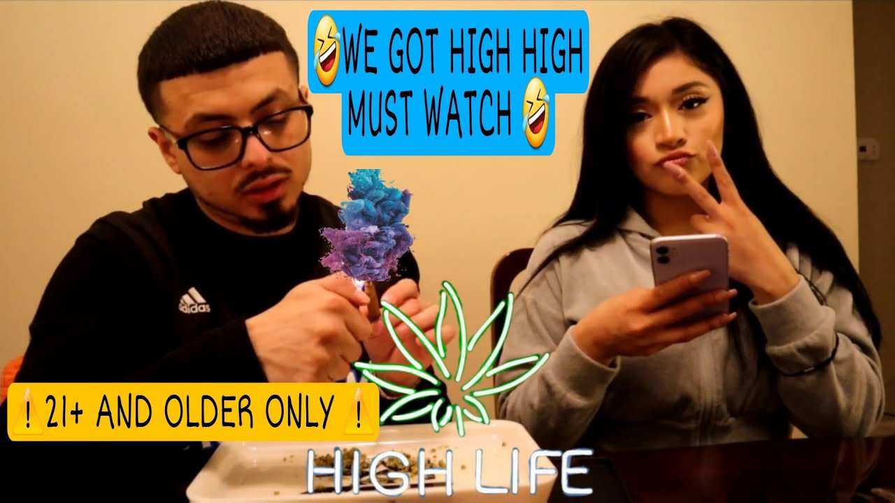 SMOKE WITH US 😶&zwj;🌫️ FIRST AND LAST FUNNY STONER VLOG 👀🥸🤣