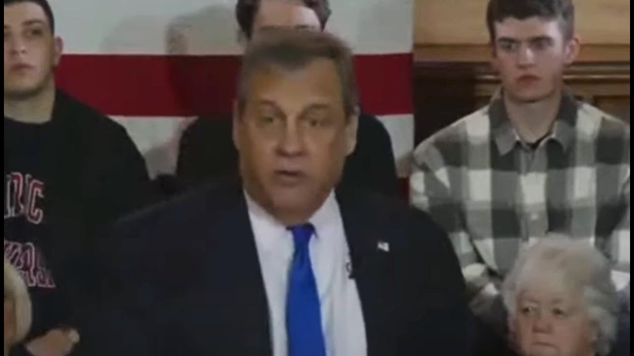 Chris Christie Caught On HOT MIC Before Ending Campaign