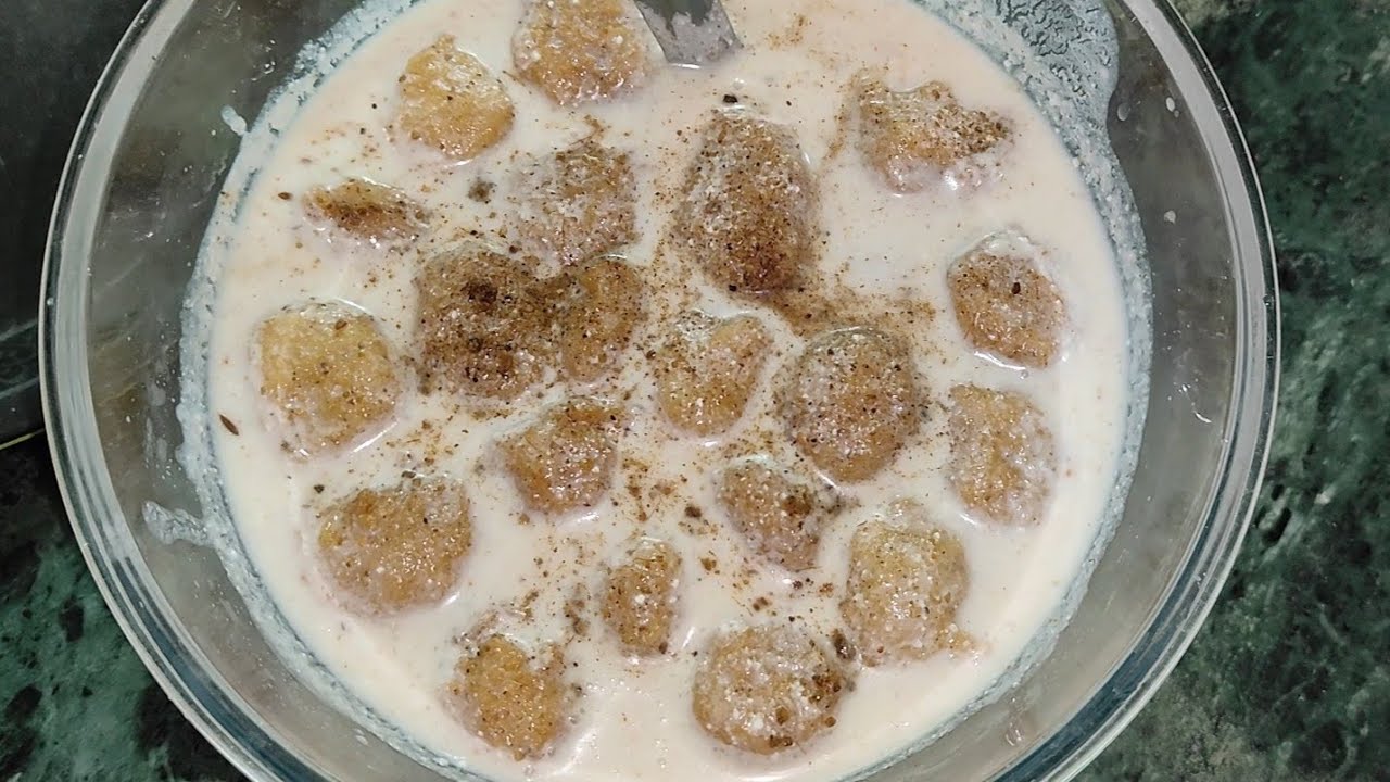 मूंग दाल का दही बड़ा की रेसिपी बहुत स्वादिष्ट और स्वास्थ्यवर्धक है 