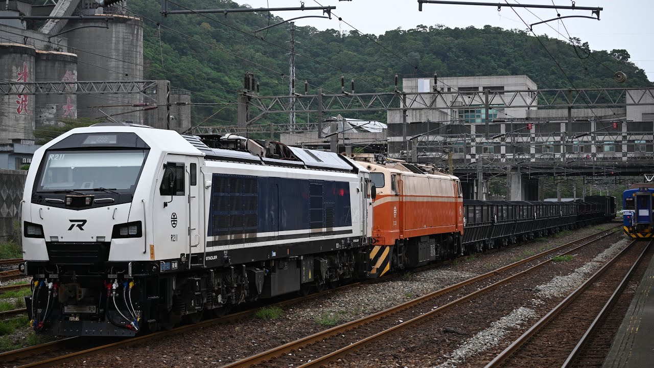 1141101（調車/打招呼/閃尾燈）7538次貨物列車往花蓮；（2025台灣科普10週年環島列車）4191次EMU500區間往桃園；419次EMU3000自強往樹林