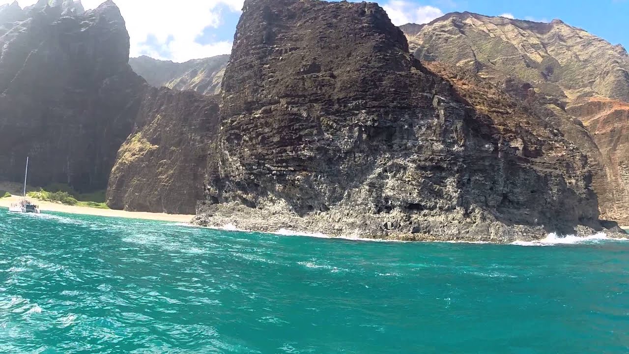 Honopu Valley and Arch