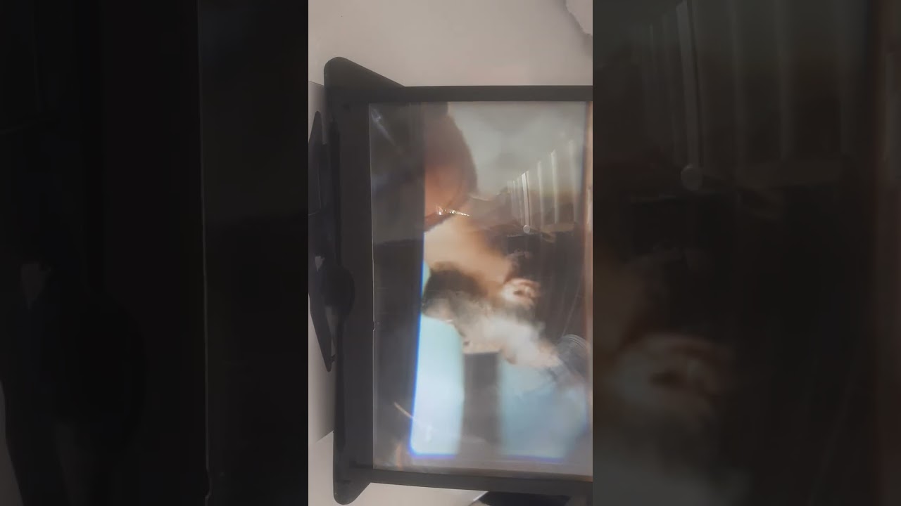 Um a prim a dor de celular  3D video amplifier
