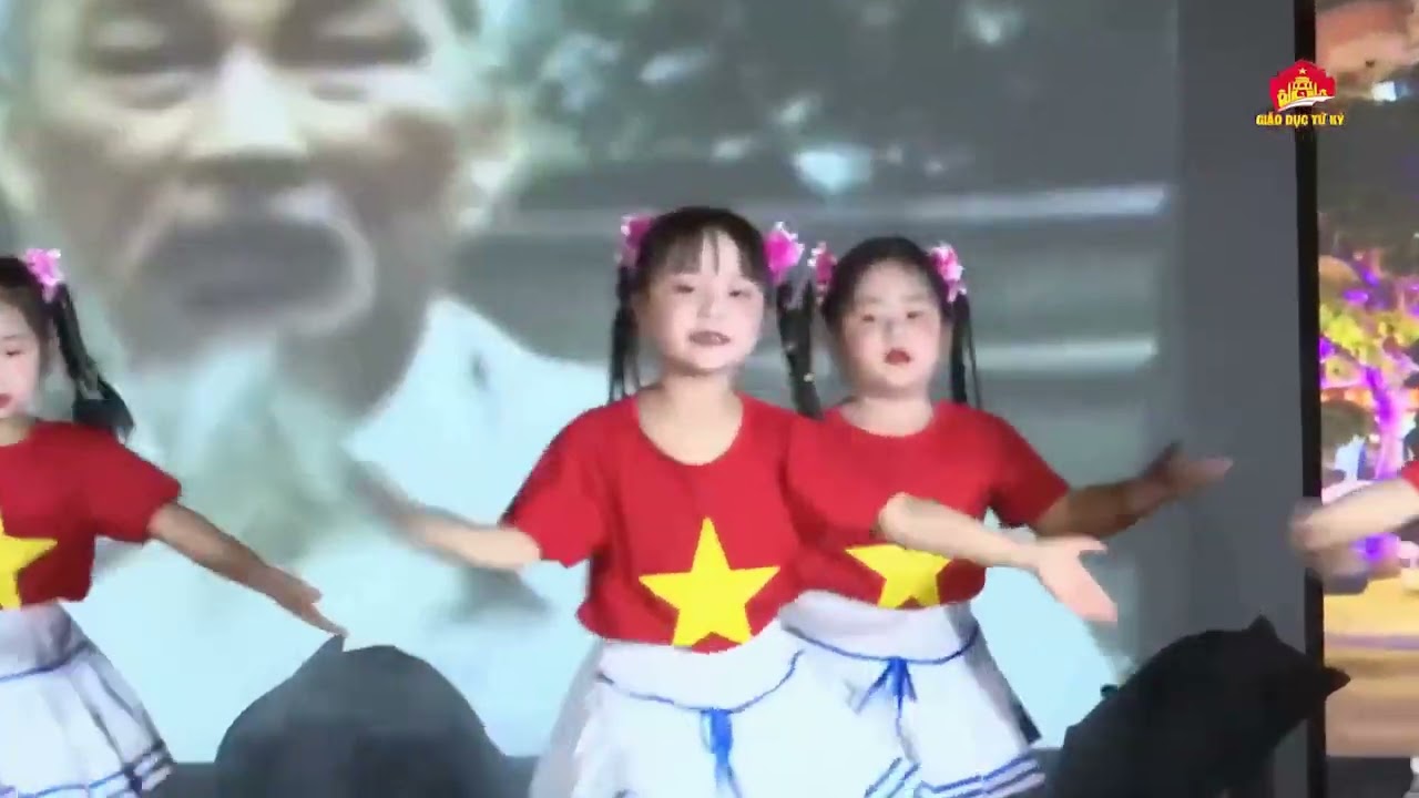 Mashup 6a(Viết tiếp câu truyện hoà bình/  Khát vọng tuổi trẻ)