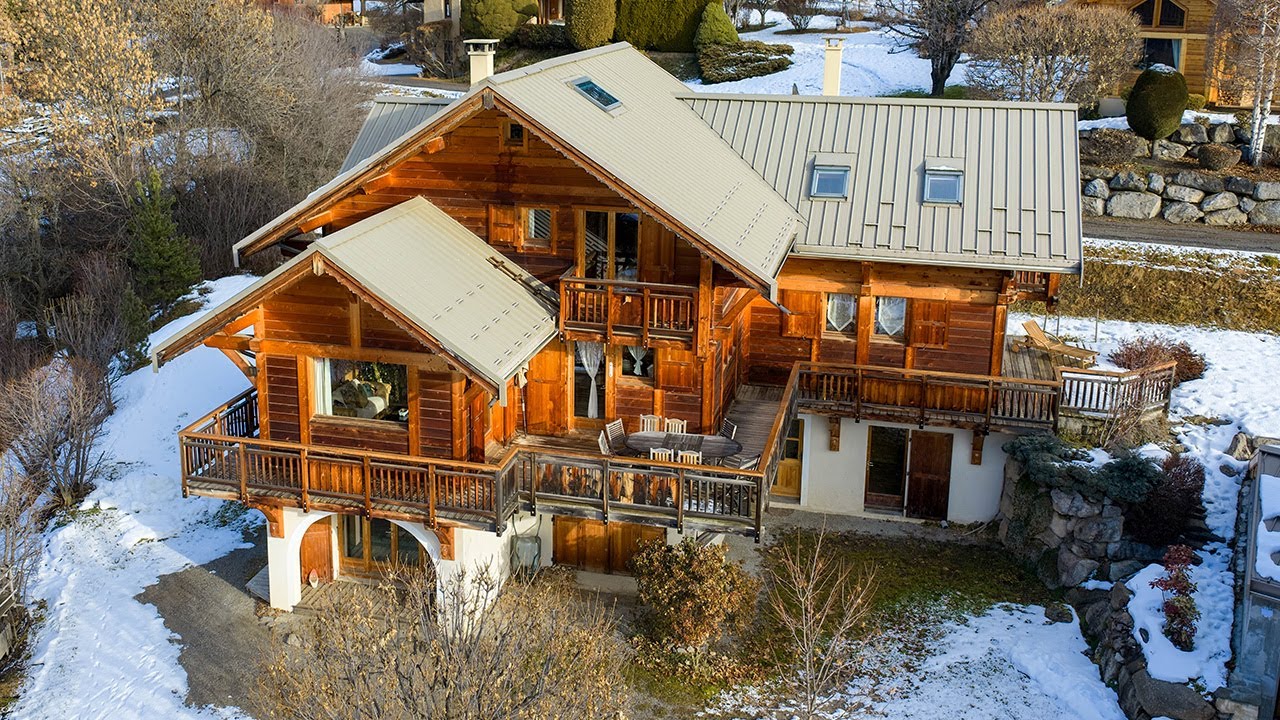 Mountain Chalet with Large Garden in Briançon