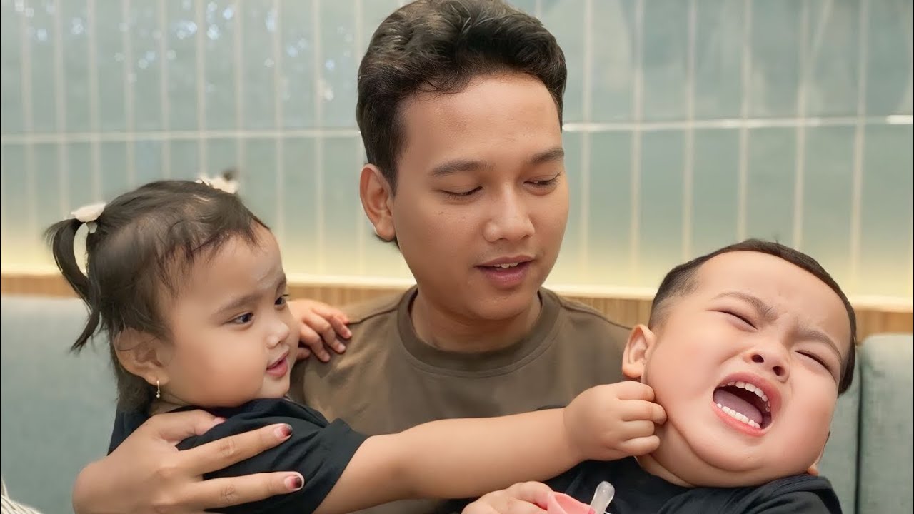 KEHAUSAN !!! SIKEMBAR REBUTAN MINUM SAMPE NANGIS🤣