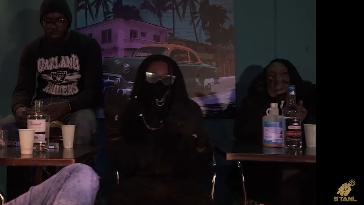 Intro (CLip officiel)