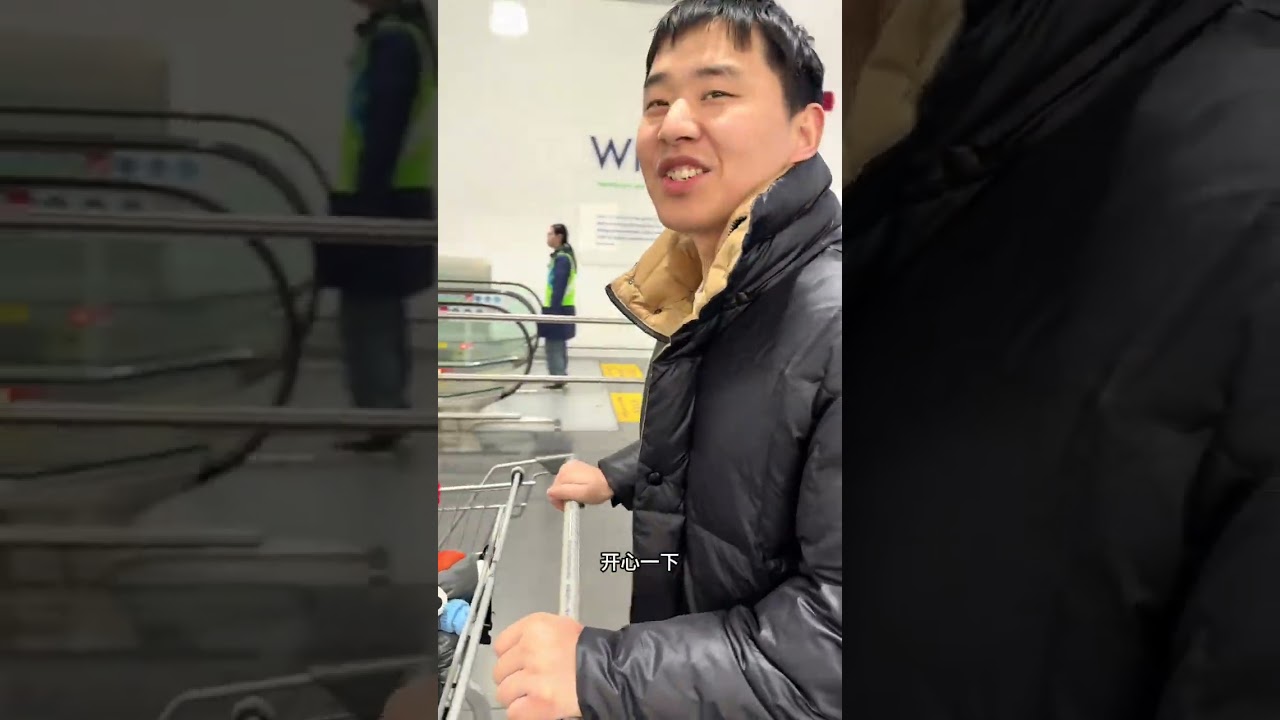 小苏杭到底有多依赖阿姨从送别阿姨时的眼泪流可以看出来#用抖音记录人生 #我家神兽 #每个动作都是戏 #爷俩日常 #有福有爱有梦想家