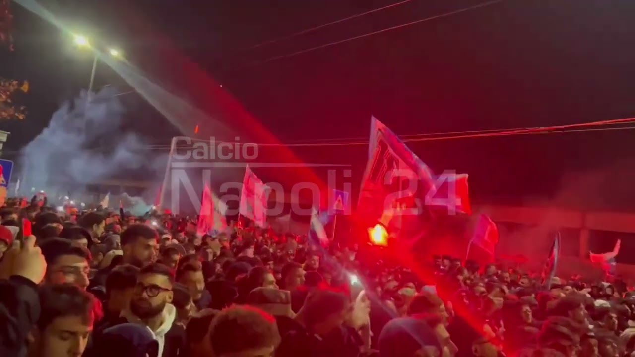Arrivo NAPOLI a Capodichino 🛩️ Guardate che succede all'aeroporto!