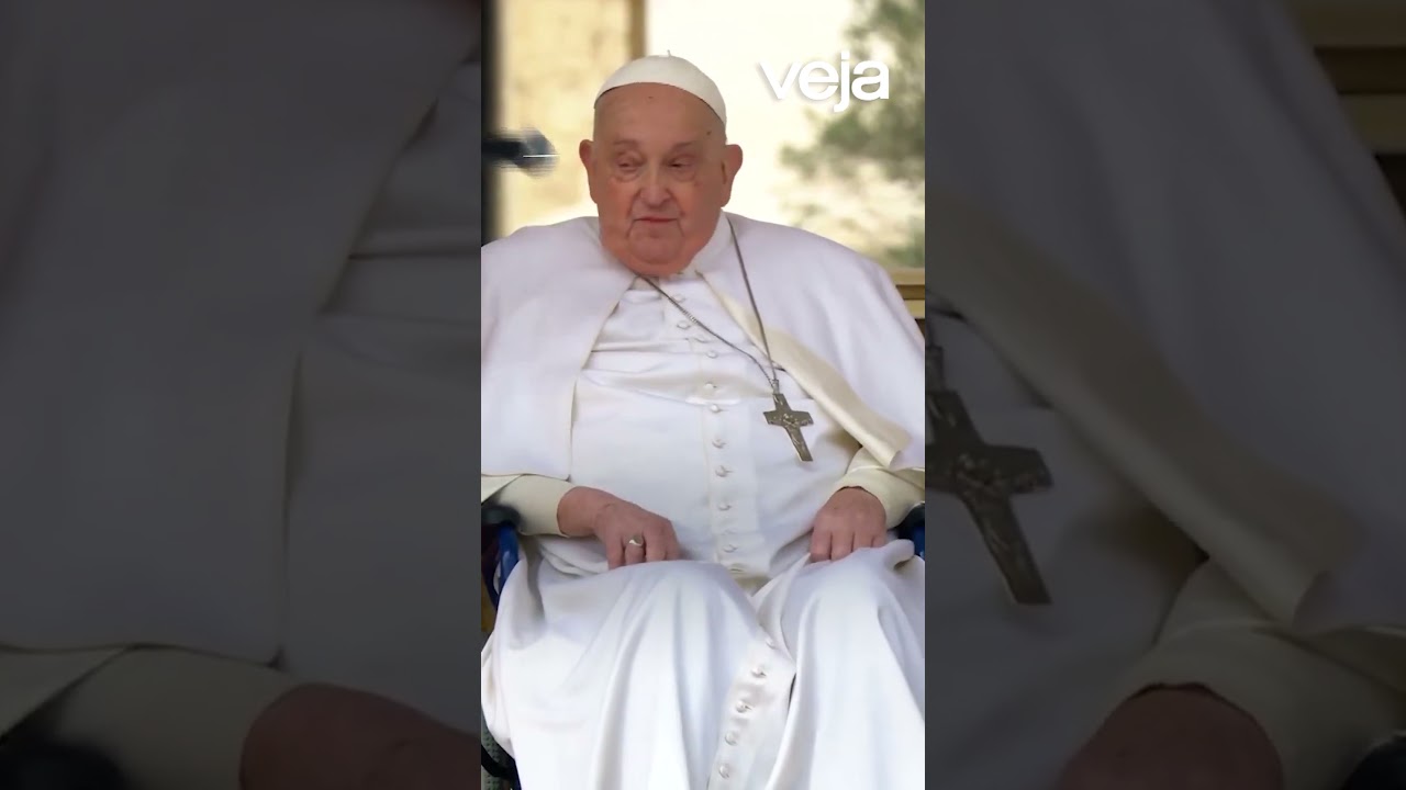 Papa Francisco participa do Domingo de Ramos no Vaticano