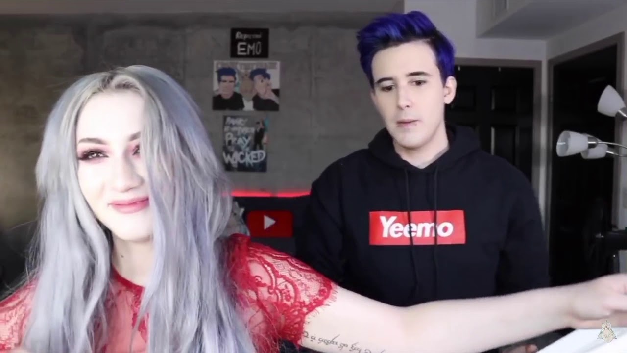 Frank and Eva being the best emo couple ever for 2 minuets straight