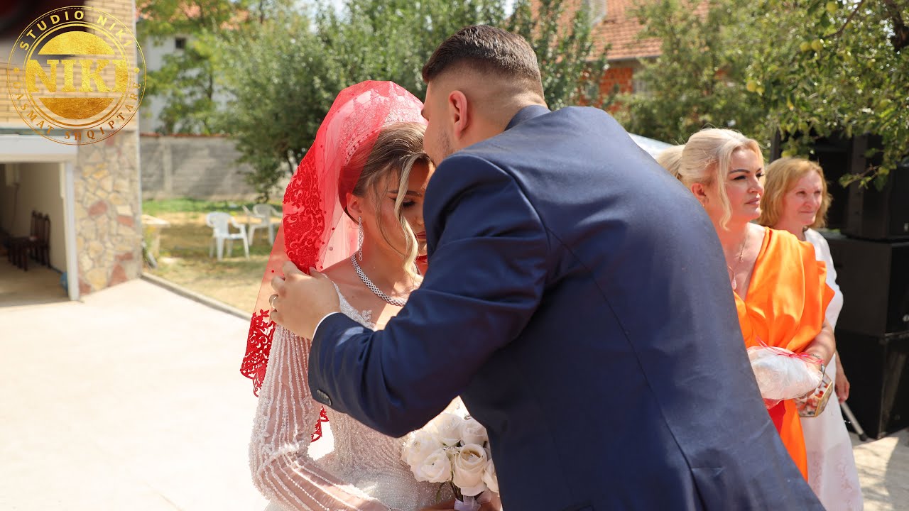 MARRJA E NUSES ME TRADITA TE VJETRA SHQIPTARE - DASMAT SHQIPTARE