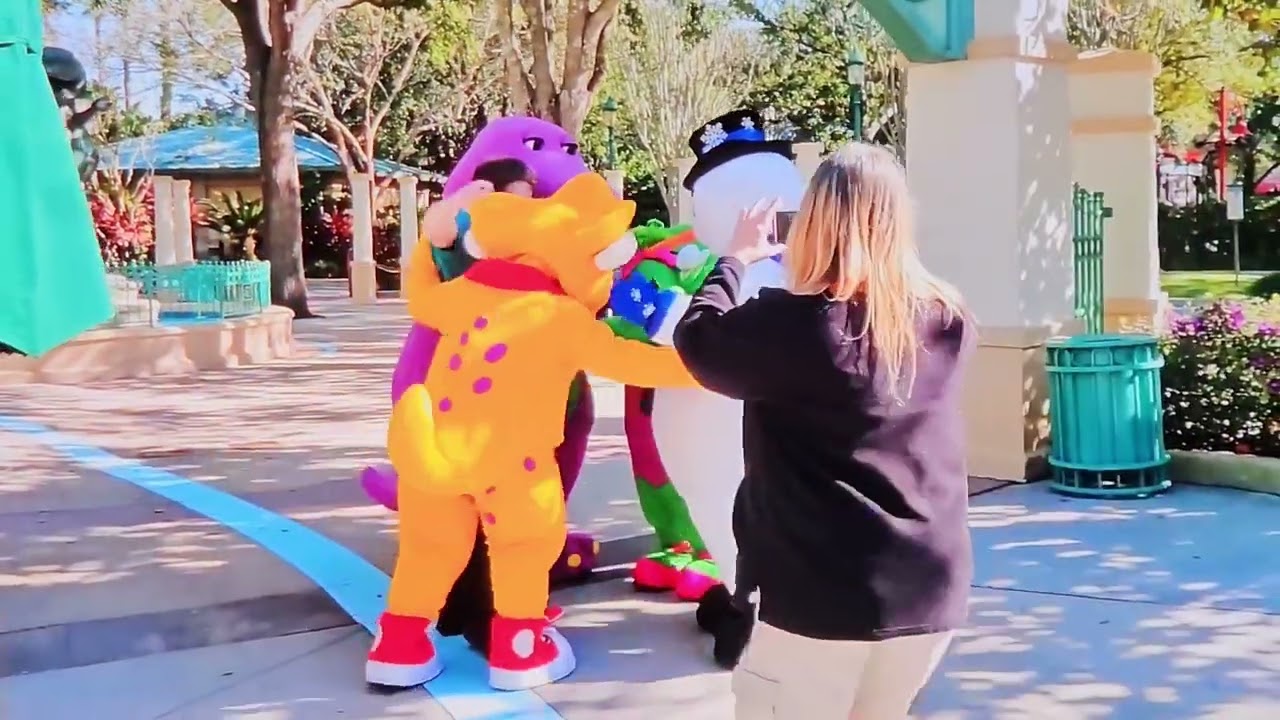 Joel meeting And Talking With Barney BJ Baby Bop And Frosty The Snowman At universal studios Orlando