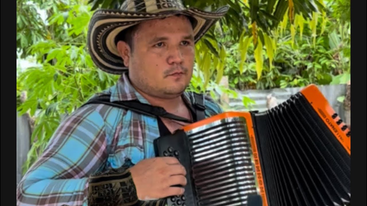 El sabanero aprende a tocar porro
