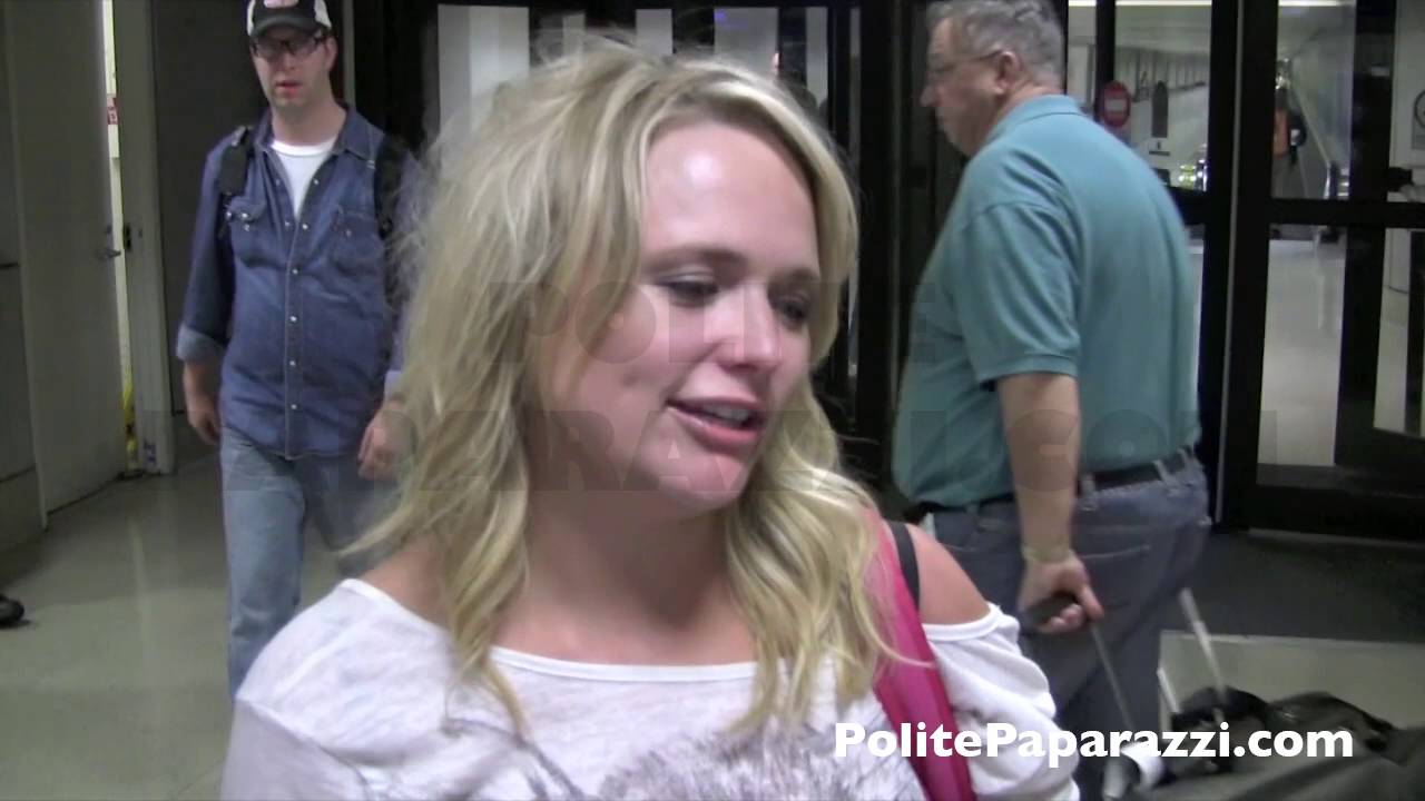 Miranda Lambert Is So Cute as Discusses Her Love For Blake Shelton - FULL VIDEO - CLASSIC 10/25/11