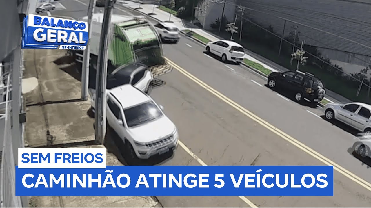 Motorista de caminhão de lixo que atingiu 5 carros teria perdido o controle após entrar na contramão