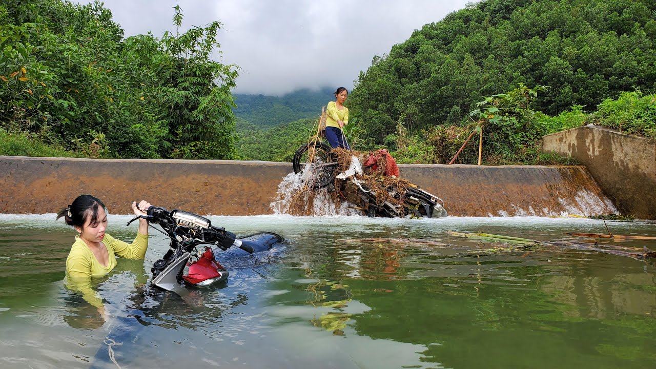 Restoring a Yamaha Motorcycle That Was Flooded for a Long Time - Motorcycle Restoration Project