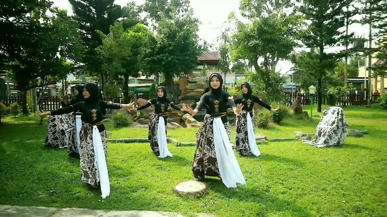 Tari Batik Tanuraksan Kebumen (Group) SMK Negeri 1 Kebumen