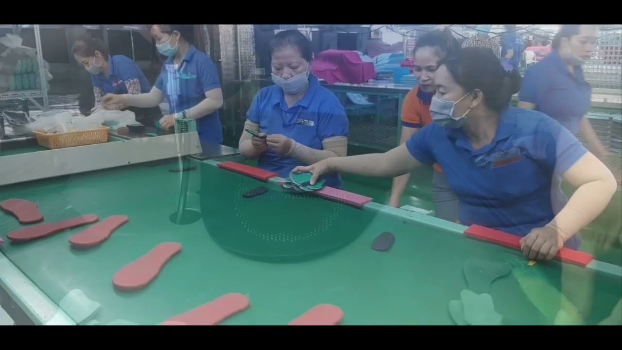 Tham quan quy trình dây chuyền sản xuất 1 đôi giày, dép tại xưởng. Full10