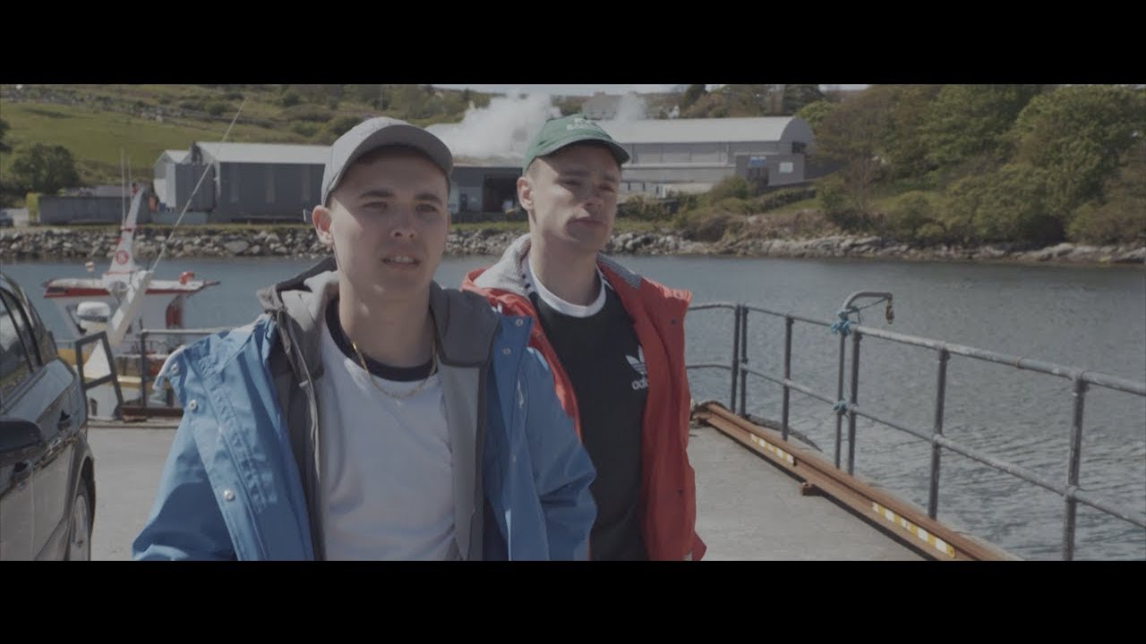 KNEECAP - T&aacute; na Baggies ar an Talamh ft. MC Muip&eacute;ad (Official Music Video)
