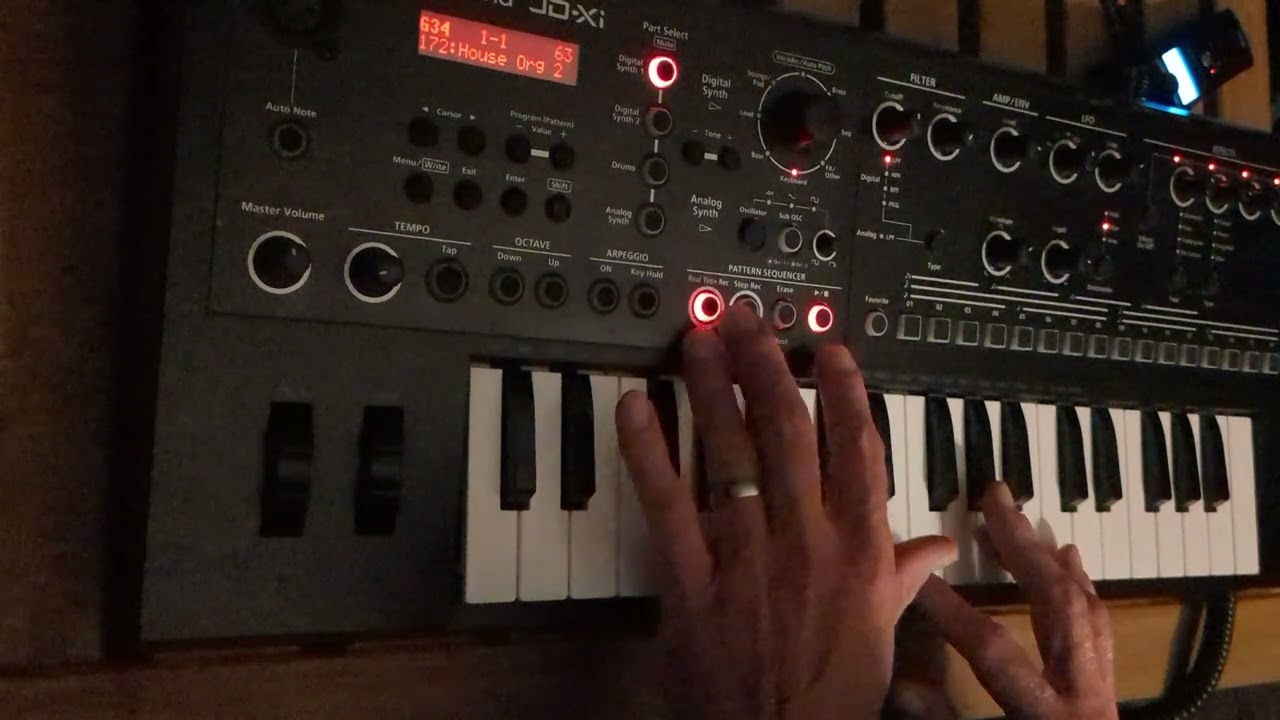 Roland JD-Xi  -  an attempt for a pattern in Dub Style and of course this machine nails it! Have fun