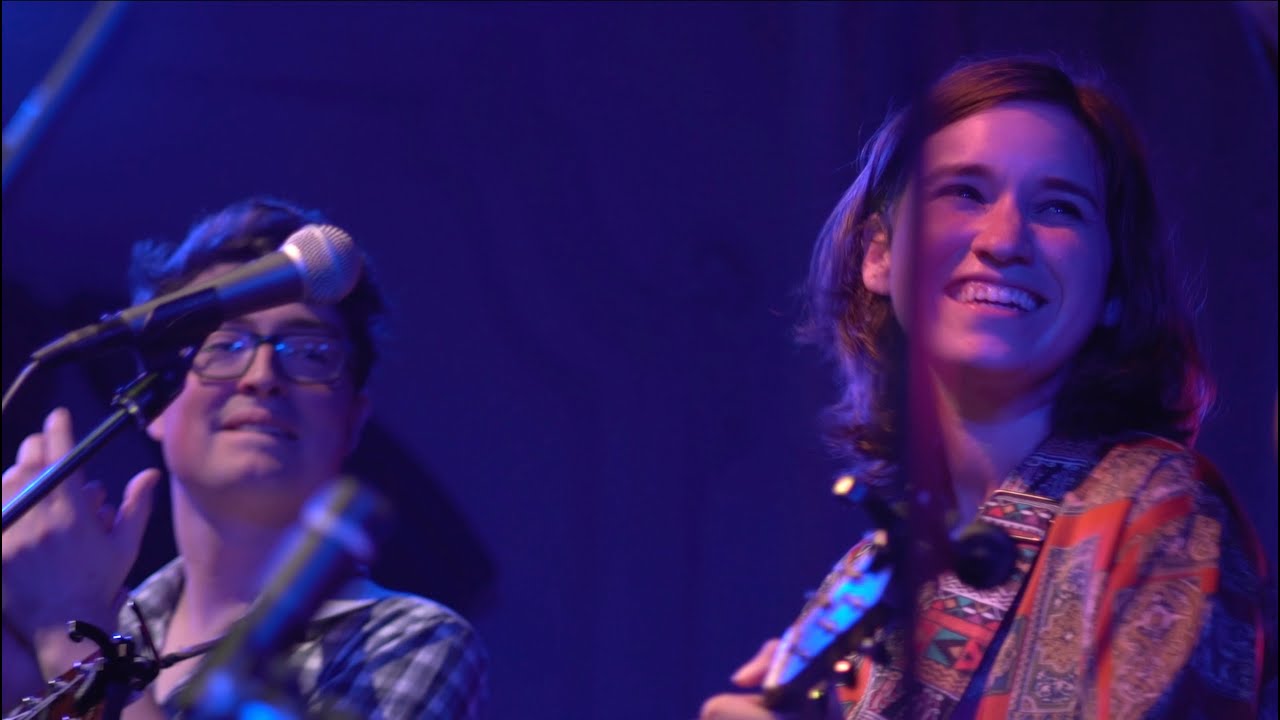 Stuck in the Middle with You (live at Bush Hall in London)