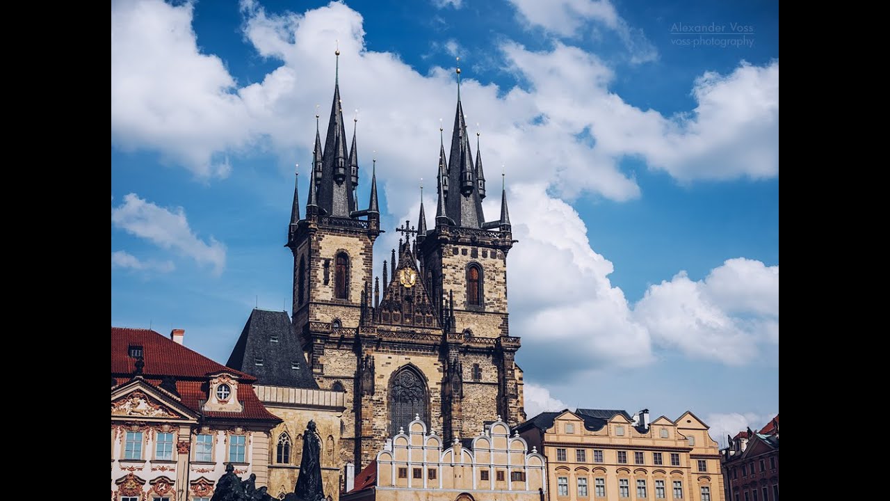 PRAG/TSCHECHIEN: Mittagsplenum der Teynkirche "Kirche der Jungfrau Maria vor dem Teyn"