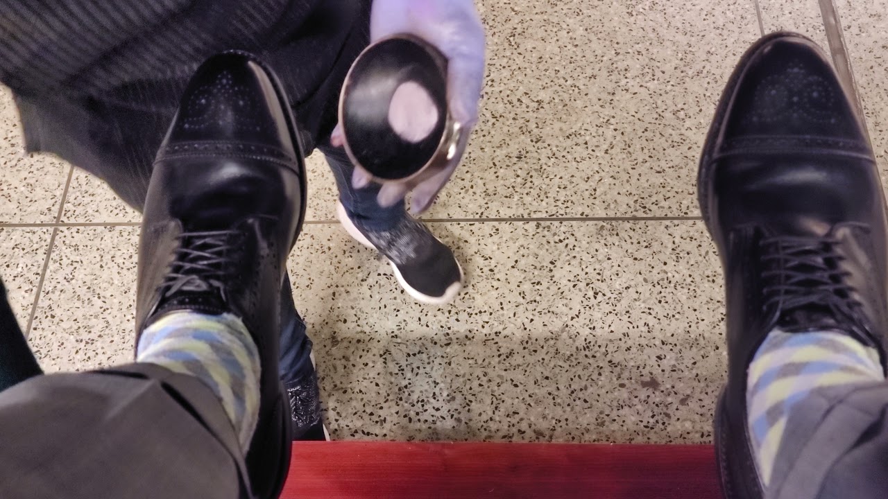 S01E30 NYC Shoe Shine - Grand Central Corridor @ 47th St and Madison Ave / ASMR