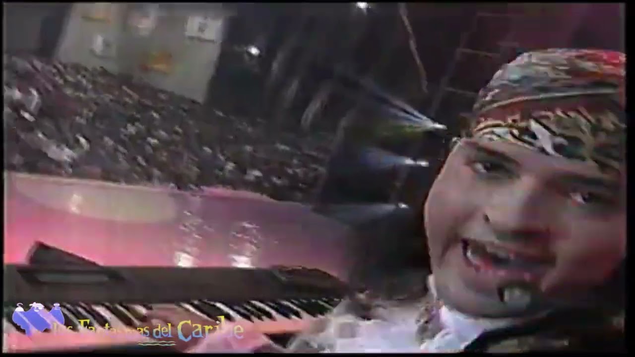 LOS FANTASMAS DEL CARIBE  -  ELLA ES  ( EN VIVO)