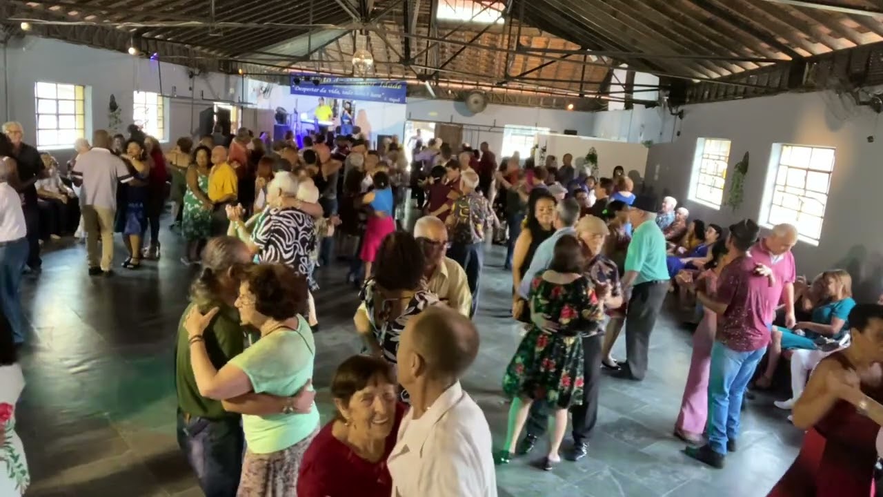 Sábado de bailão em nosso instituto, com Wellington e Dina 07/10