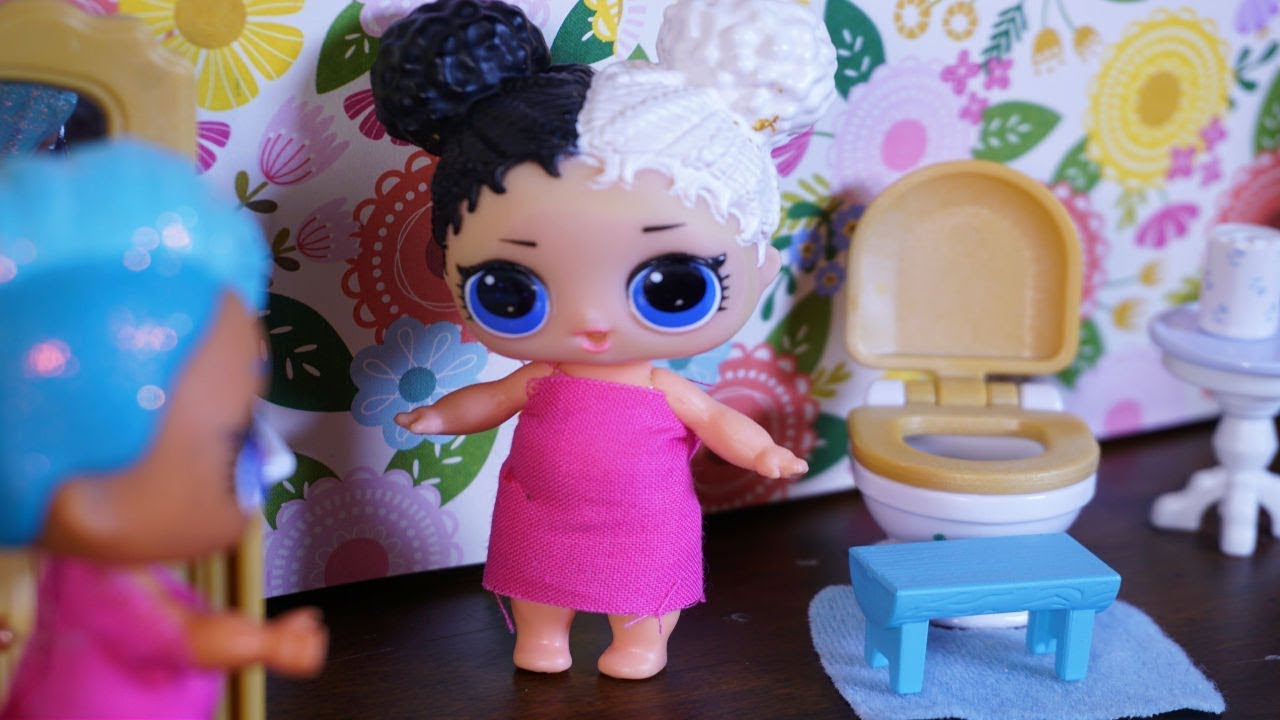 LOL SURPRISE DOLLS Pool Night Routine!