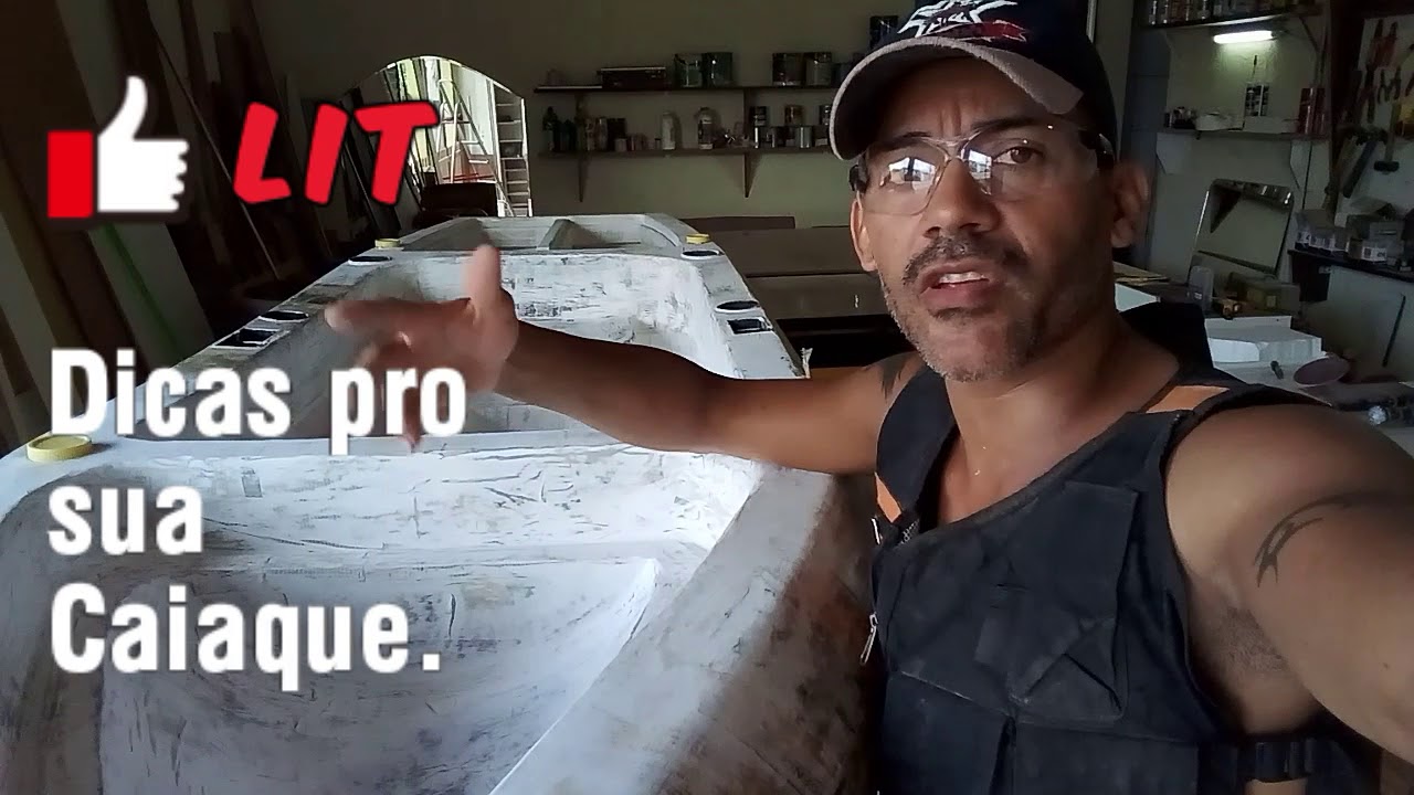 Caiaque de isopor e fibra