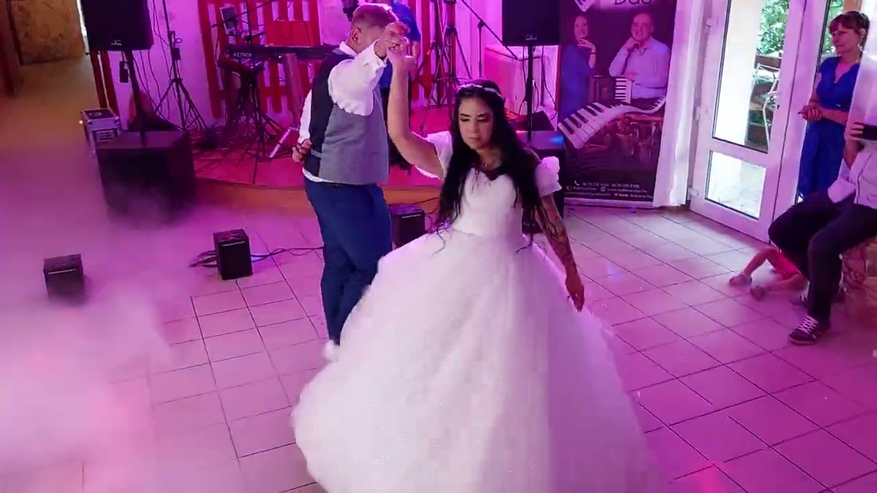 Viki & Ádám keringője 