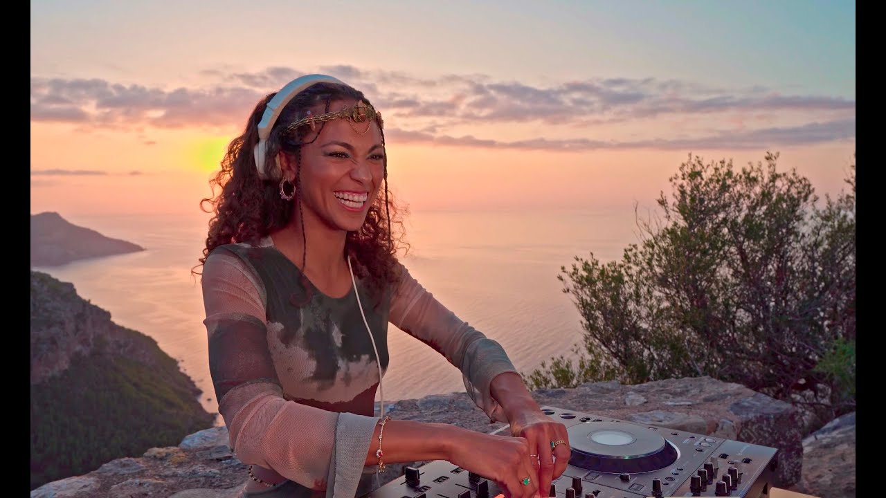 Mallorca Sunset  Live Session x Mari Martello