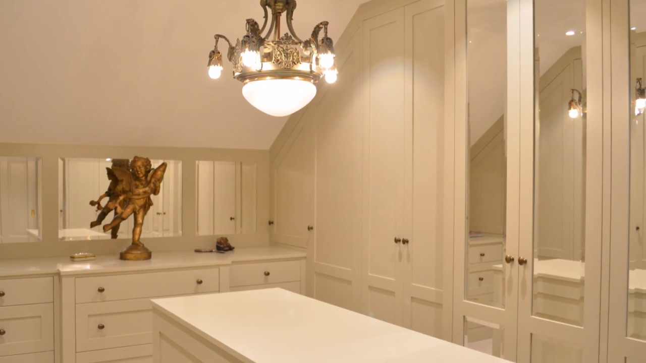 Kompromissl&oslash;st Walk In Closet!