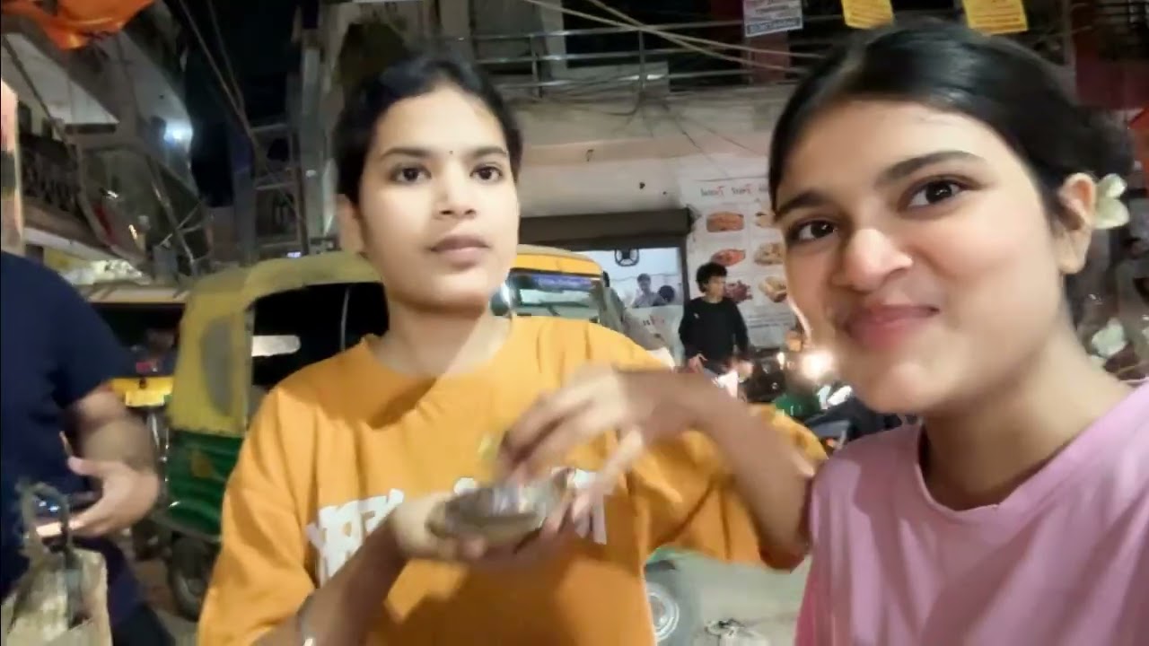 Aksha our m gye bahar ghumne  !! 😁❤️