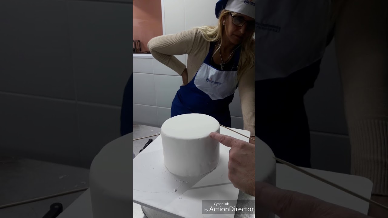 Técnica Capitoné en tortas por Laura Tersano Cake Designer