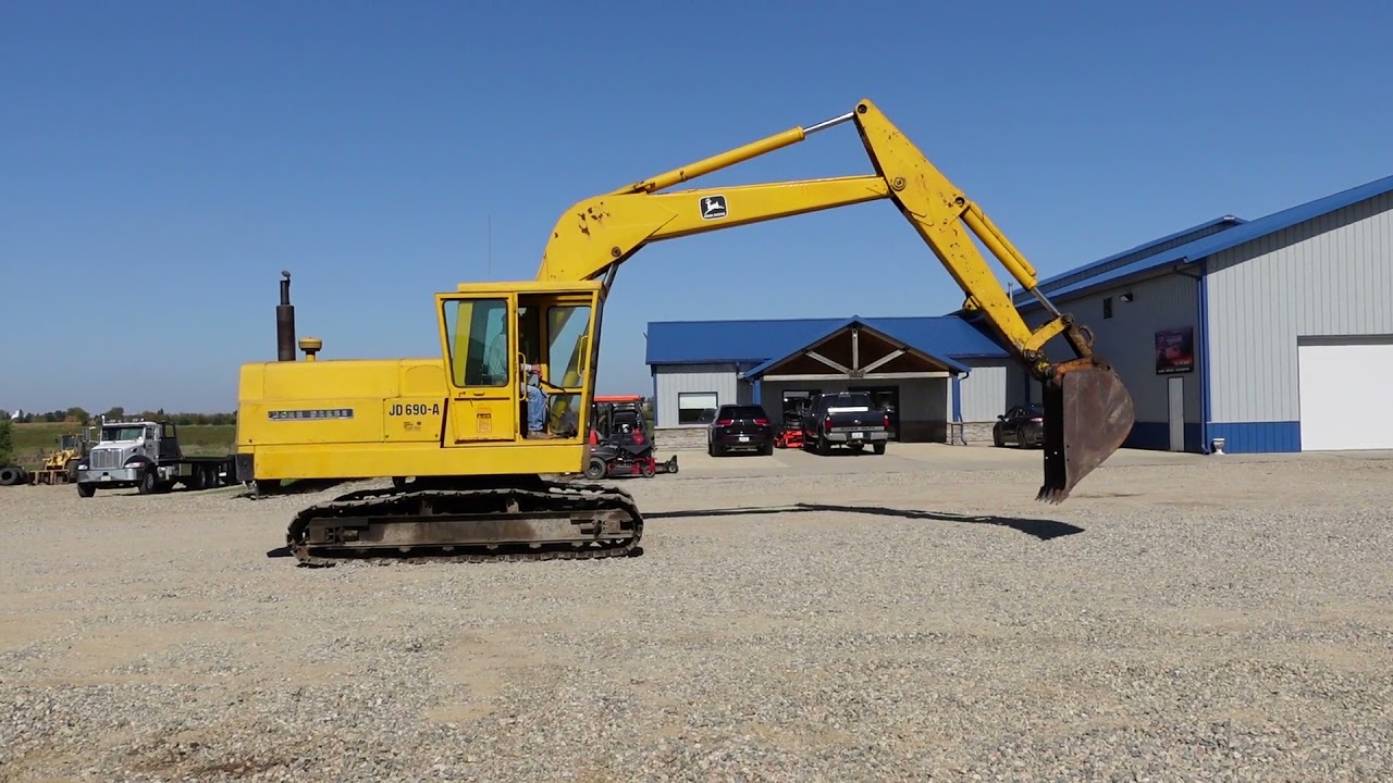 1965 DEERE 690A For Sale