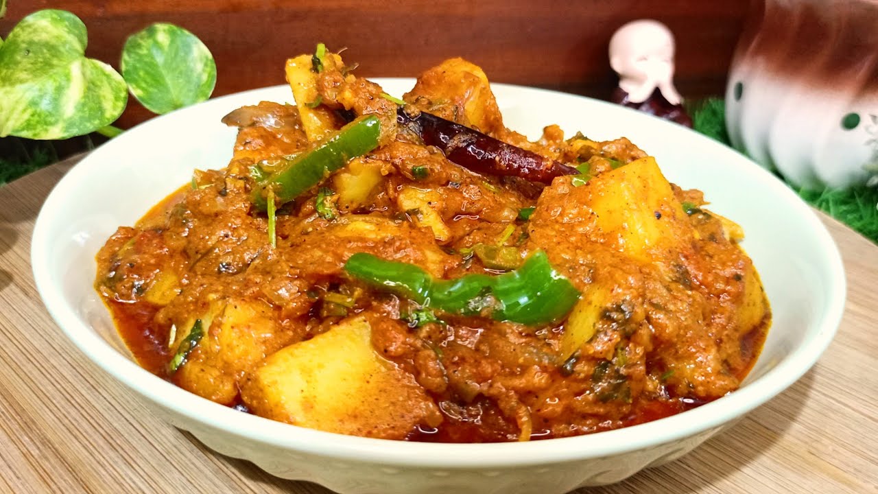 Aloo Bhuna Masala | Spicy Potato Bhuna | Potato Recipes | Aloo Ki Sabji | Dhaba Style Aloo Bhuna 