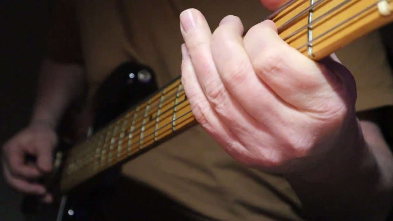 15. Bassoa edistyneille:  alternate picking-harjoitus