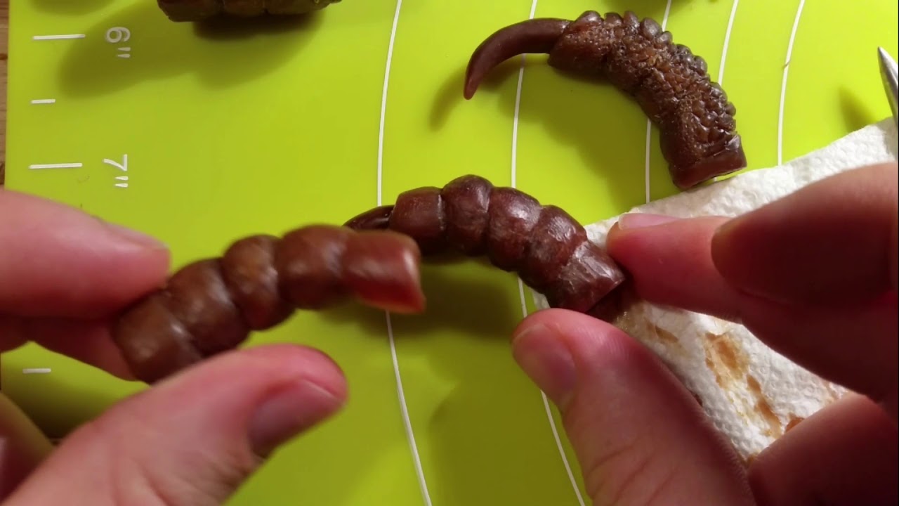 Wax sculpture techniques: Eagle Claw