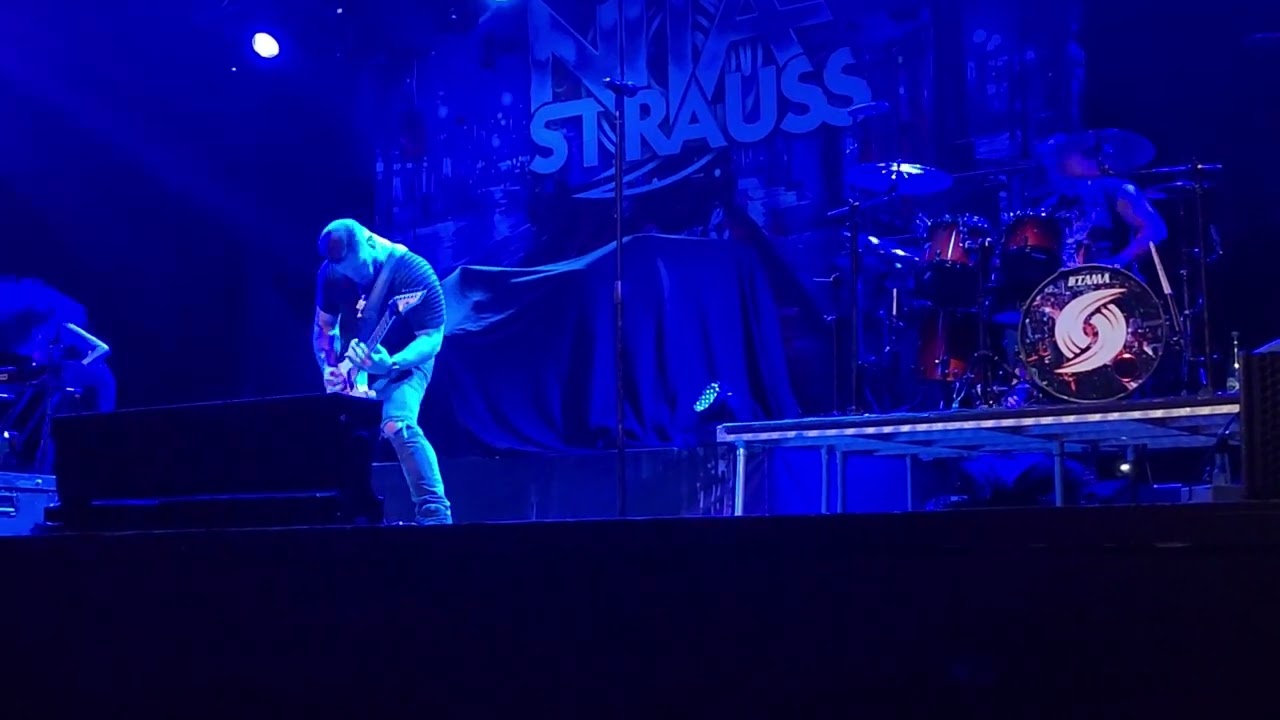 NITA STRAUSS - Mariana Trench - LIVE