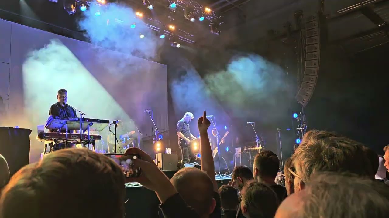 Kettcar  - Auch für mich 6. Stunde  live @ Sporthalle Hamburg 27.04.2024