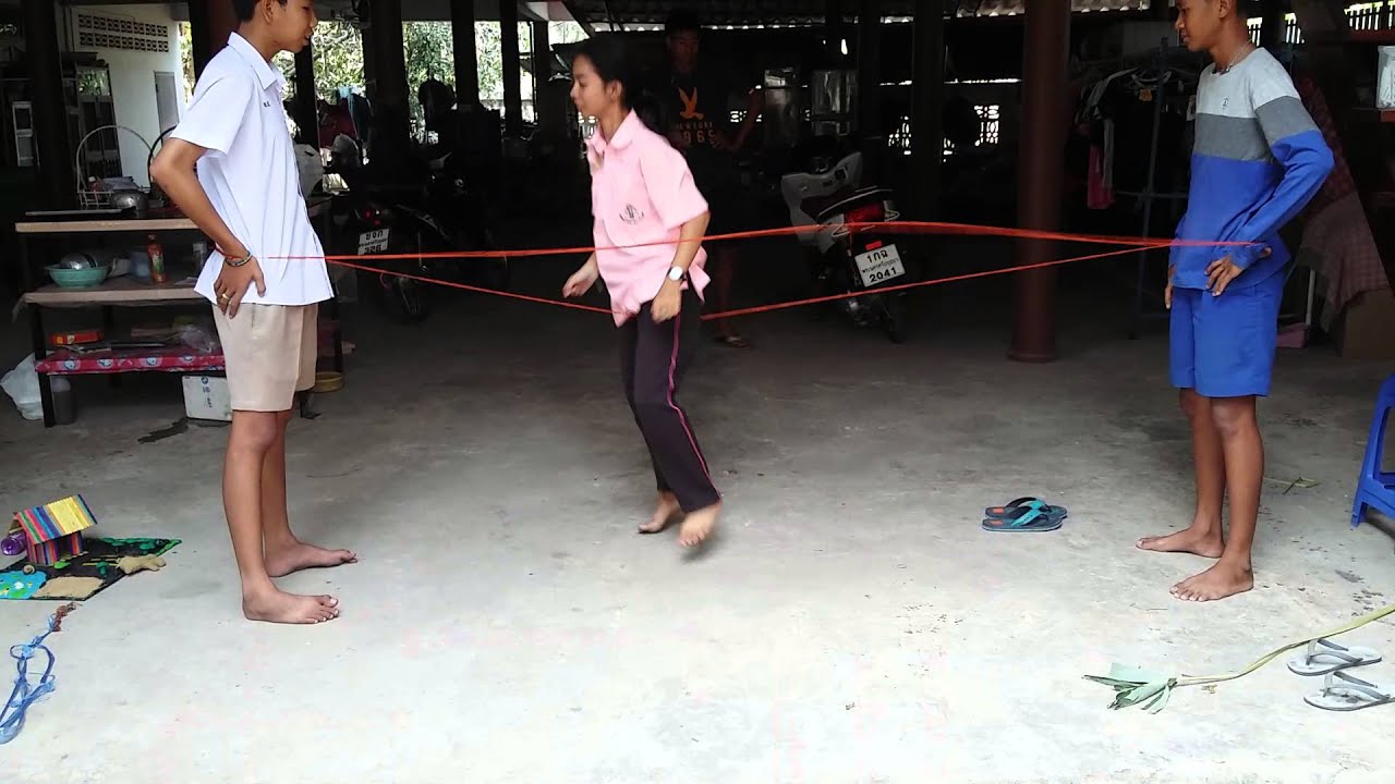 การล่ะเล่นกระโดดยาง ม.4/1  2/2